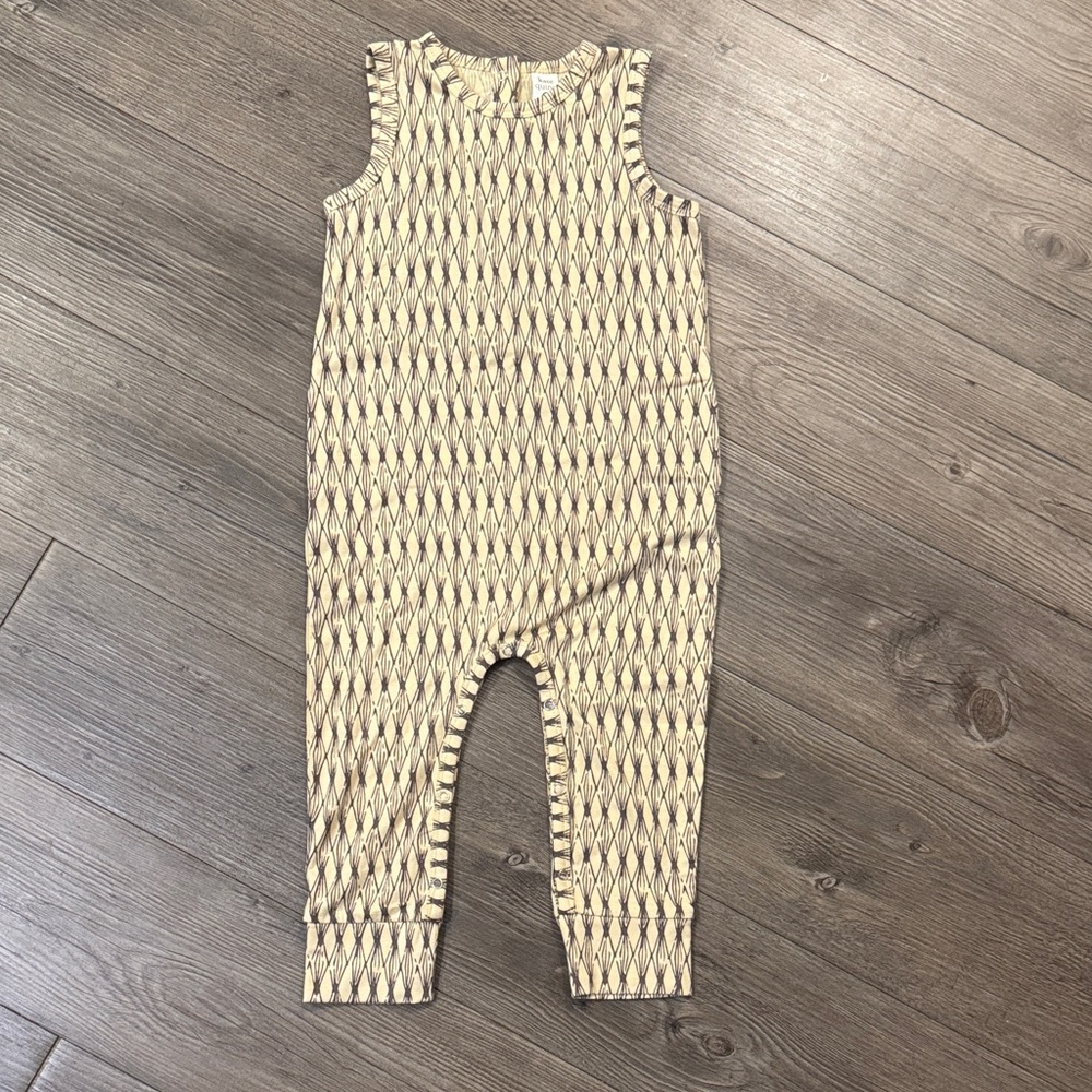 🆕 kate quinn Bamboo Beige/Yellow Sleeveless Geo-Print Romper. 2T. NWOT!🎉